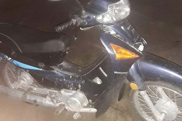 Policiacuteas recuperan dos motos robadas