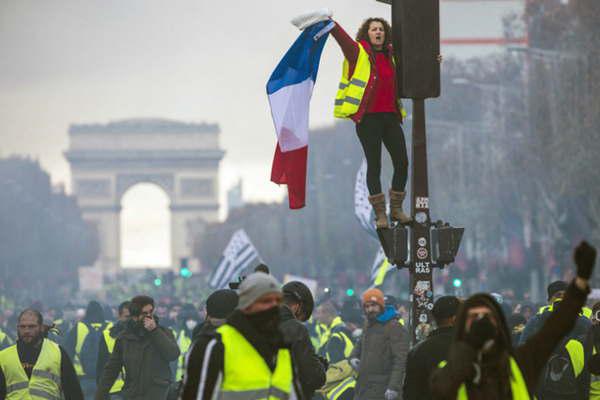 Macron alertoacute por injerencia extranjera para fortalecer las protestas de chalecos amarillos