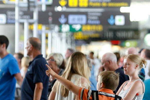 Aumentoacute en un 12-en-porciento- el ingreso de turistas extranjeros al paiacutes 