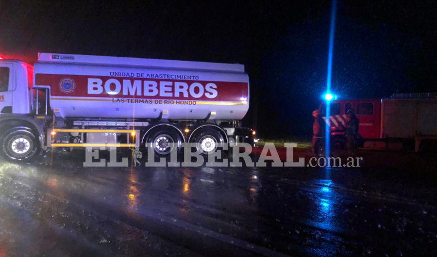 Camioacuten cargado con sandiacuteas se incendioacute sobre Ruta 9