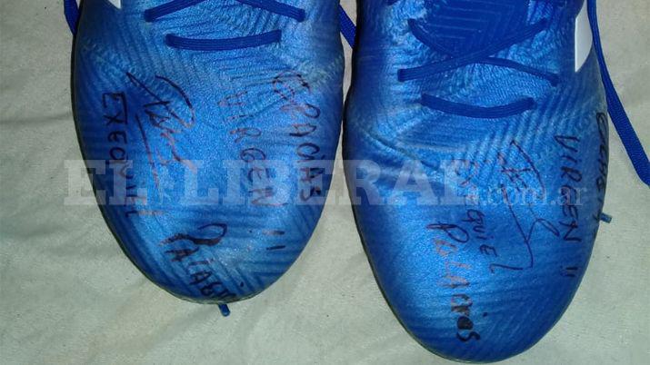 Exequiel Palacios cumplioacute su promesa a la Virgen de Sumampa