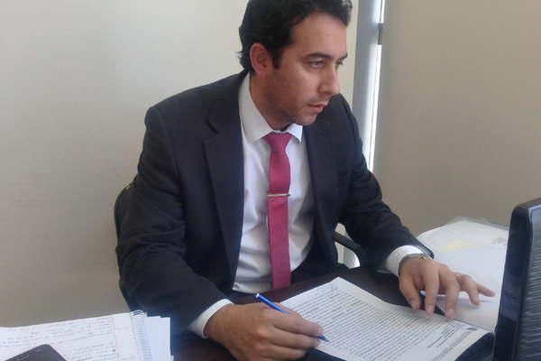 Ojo de Agua- le ordenan mantenerse lejos de su ex novia de 15 antildeos
