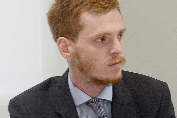 Por un video que alertaba una supuesta infidelidad una pareja terminoacute a los golpes