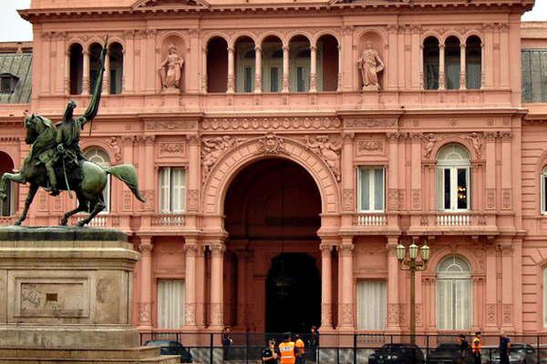 La Nacioacuten promulgoacute la Ley Micaela sobre capacitacioacuten en geacutenero