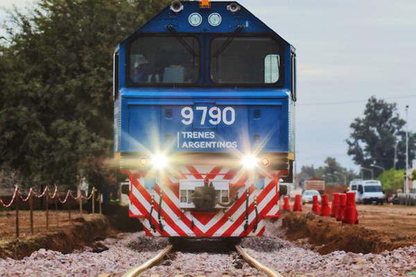 El Belgrano Cargas ya tiene finalizados maacutes de 600 kiloacutemetros y 40 locomotoras que operan en la regioacuten