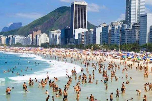 En Brasil se espera que el mayor ingreso de  turistas argentinos se deacute en febrero y marzo