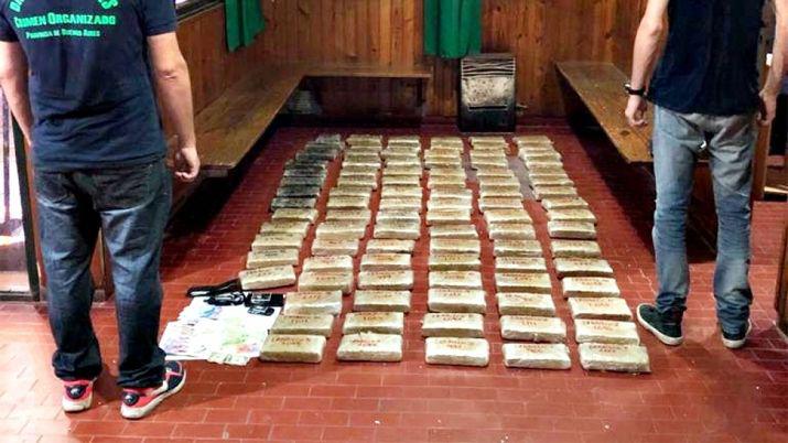 Hallan marihuana en el bauacutel de un auto arrollado por un tren