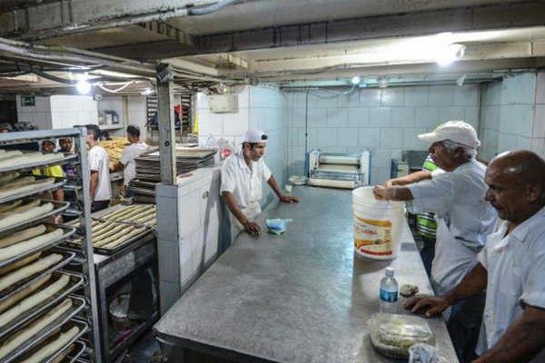 Panaderos piden declarar la emergencia del sector y amenazan con despidos