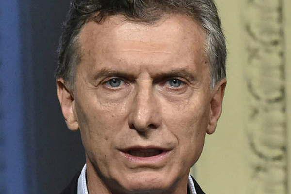 Antes de verse con Bolsonaro Macri viaja mantildeana al sur