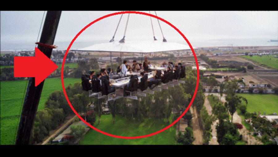 Increiacuteble- Un restaurant en el cielo de Peruacute