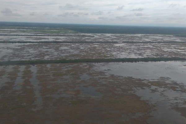Las torrenciales lluvias dejaron bajo el agua miles de hectaacutereas del noreste y del sudeste provincial