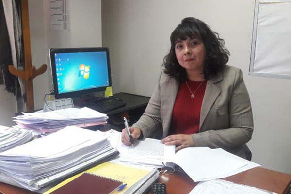 Le abrioacute la cabeza con la pared a su ex y tratoacute de ahorcarla