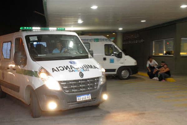 Joven muere tras chocar con un auto cuando circulaba en su mo