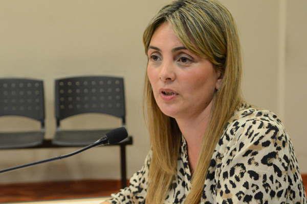 Alumna de colegio realizoacute dibujos faacutelicos y cayoacute preso su padre