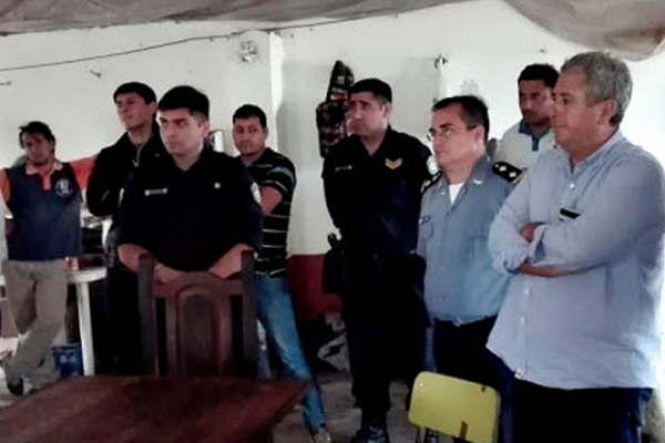 Intendentes siguen de cerca la situacioacuten  en sus localidades 