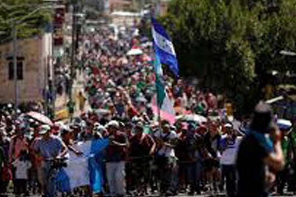 Honduras- detienen a organizador de marcha migratoria