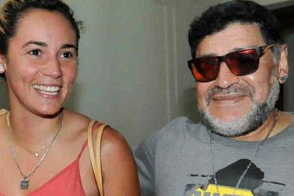 Rociacuteo Oliva rompioacute con Maradona para hacer su vida 