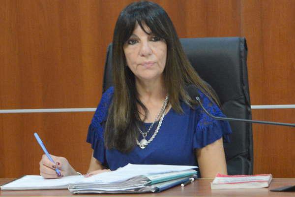 Ordenan la internacioacuten de un joven adicto que amenazoacute de muerte a su propia madre