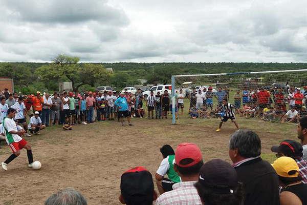 El Club Juventud Unida de Villa Guasayaacuten celebroacute sus 100 antildeos de vida