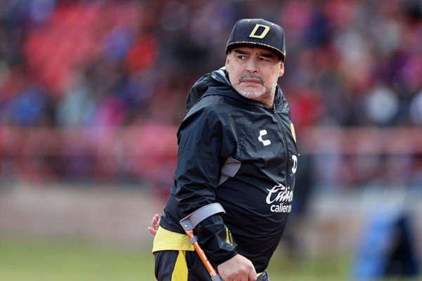 Maradona avaloacute la eleccioacuten de Ceacutesar Luis Menotti 