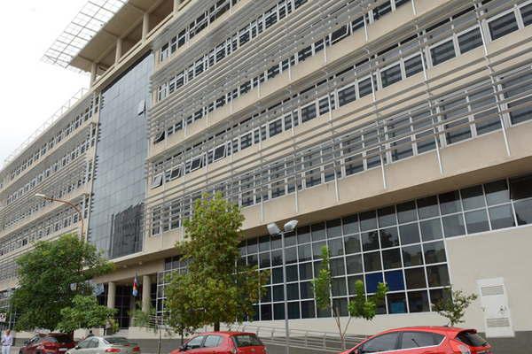 Prorrogan detencioacuten de madre e hija por el crimen de ex pareja en un baile