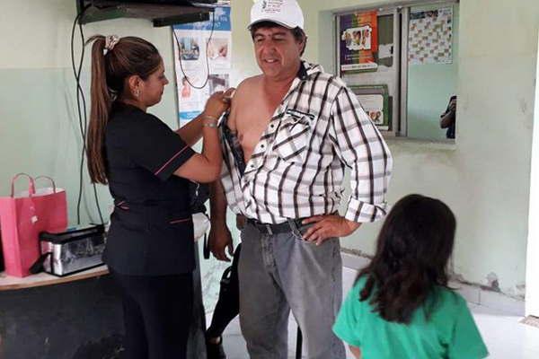 Personal de Salud trabaja intensamente  en las zonas inundadas de Los Juriacutees y Bandera