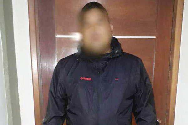 Dealer tucumano detenido  por robar mercaderiacutea en un hiacuteper 