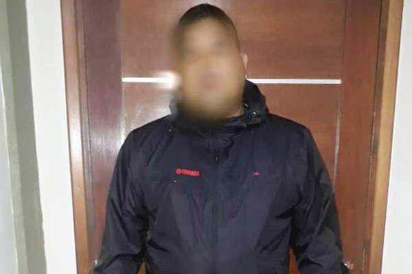 Dealer tucumano detenido por robar mercaderiacutea en un hiacuteper