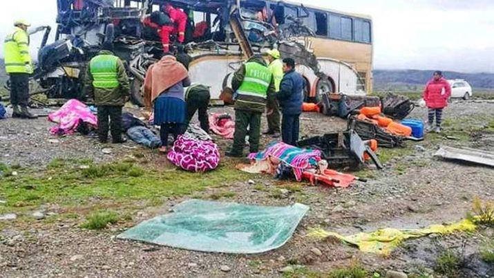 Al menos 22 muertos y 37 heridos en choque de autobuses