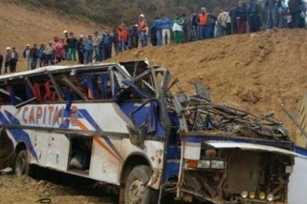 Bolivia- 33 muertos en dos tremendos accidentes de traacutensito