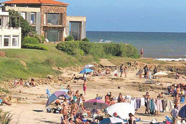 La Posta del Cangrejo seduce con sus olas y playas tranquilas