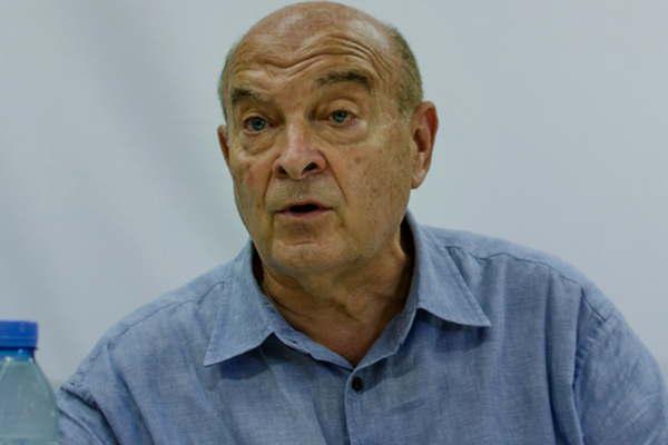 El exministro Cavallo dio consejos de coacutemo evitar una nueva crisis cambiaria