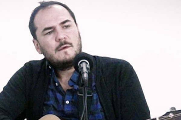 Ismael Serrano envuelto en poleacutemica por presos poliacuteticos 