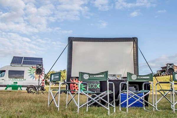 El cine al aire libre se suma a las propuestas del verano