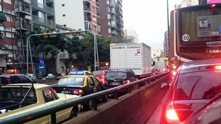 Suben a 300 mil los hogares sin luz en Buenos Aires con 35 grados