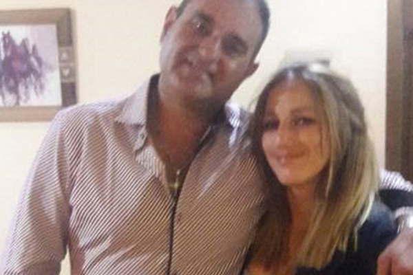 Un policiacutea fue a la casa de su ex pareja la matoacute de seis tiros y luego se suicidoacute