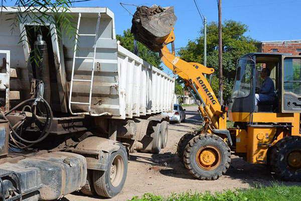 Trabajan en la erradicacioacuten de basurales en el barrio Central Argentino y sus respectivas ampliaciones