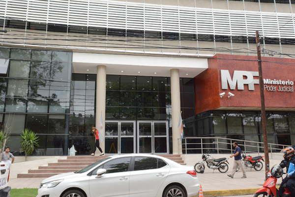 No te voy a dejar tranquila hasta que te vea en un cajoacuten