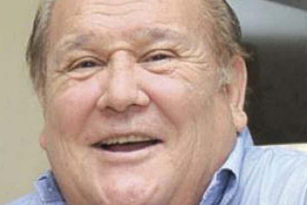 Leo Dan felicitoacute a Cuaroacuten y a su elenco 