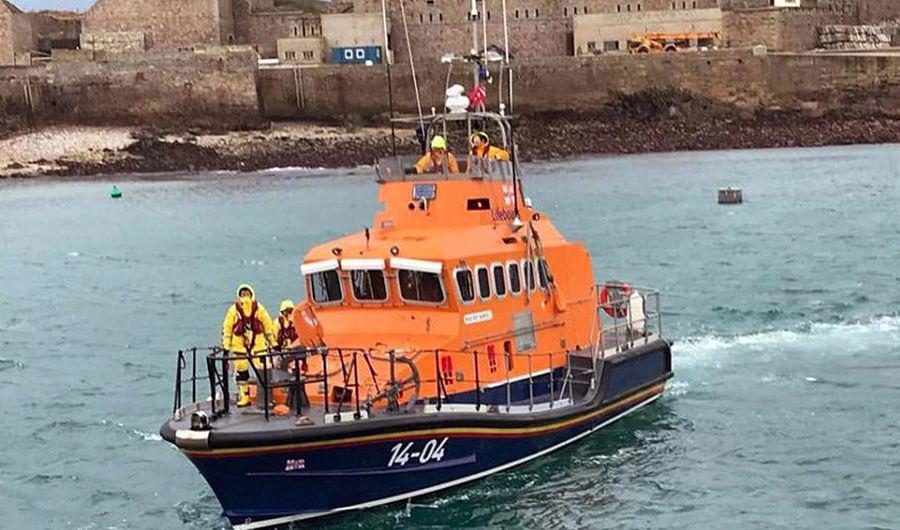 Se reanudoacute la buacutesqueda del avioacuten en el que viajaba Emiliano Sala