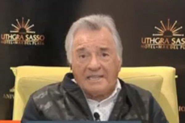 Luis Barrionuevo- Vamos todos con sandalias y medias como Lavagna