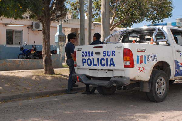 Se presentoacute en la casa de una joven  y tratoacute de incendiar la casilla del gas 