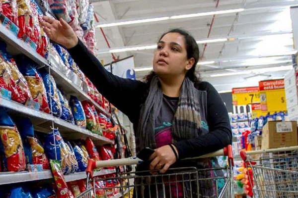Ventas en supermercados cayeron un 125-en-porciento- interanual