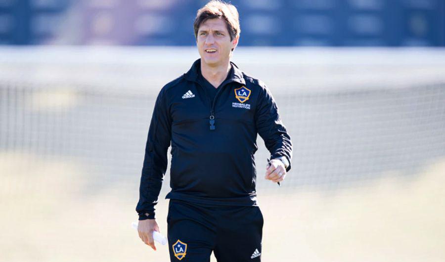 La leccioacuten de Zlatan Ibrahimovic a Guillermo Barros Schelotto en la primera charla entre ambos