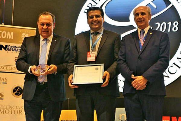 Otorgan premio Excelencias Turiacutesticas a Santiago en el rubro Desarrollo de Destino