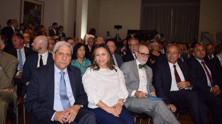 Neder participoacute del acto por las Viacutectimas del Holocausto