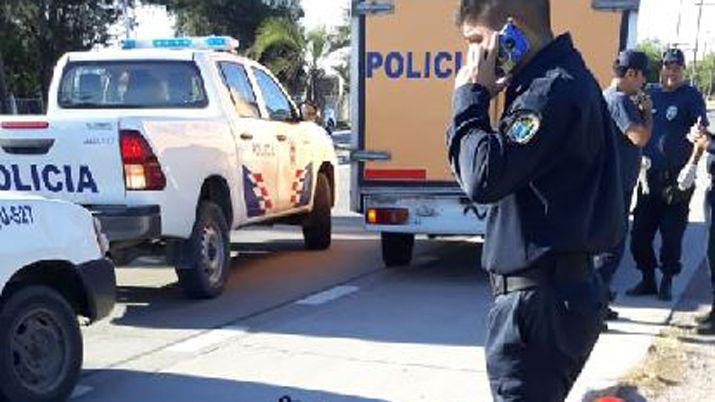 Encuentran a un hombre sin vida en una zanja