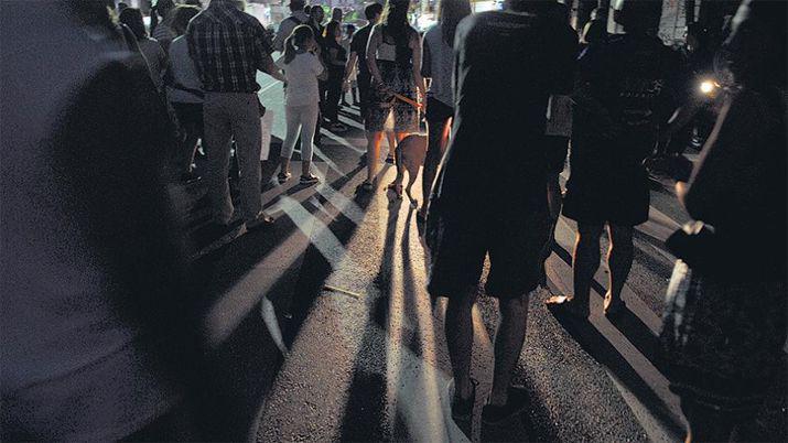 Ascienden a maacutes de 150000 los usuarios sin luz en Buenos Aires