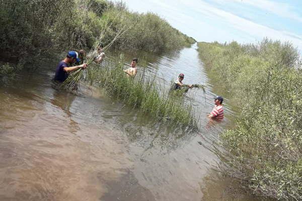 Cuatro Bocas- Miramos al cielo rogando que no llueva