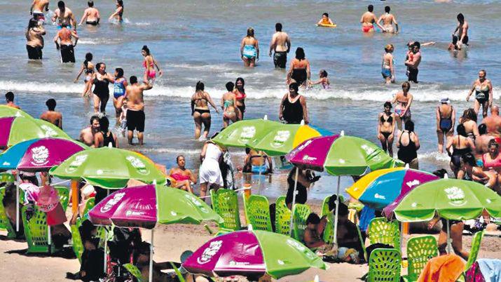 Mar del Plata- Revelan que maacutes de 200 mil personas ya pasaron por las playas puacuteblicas